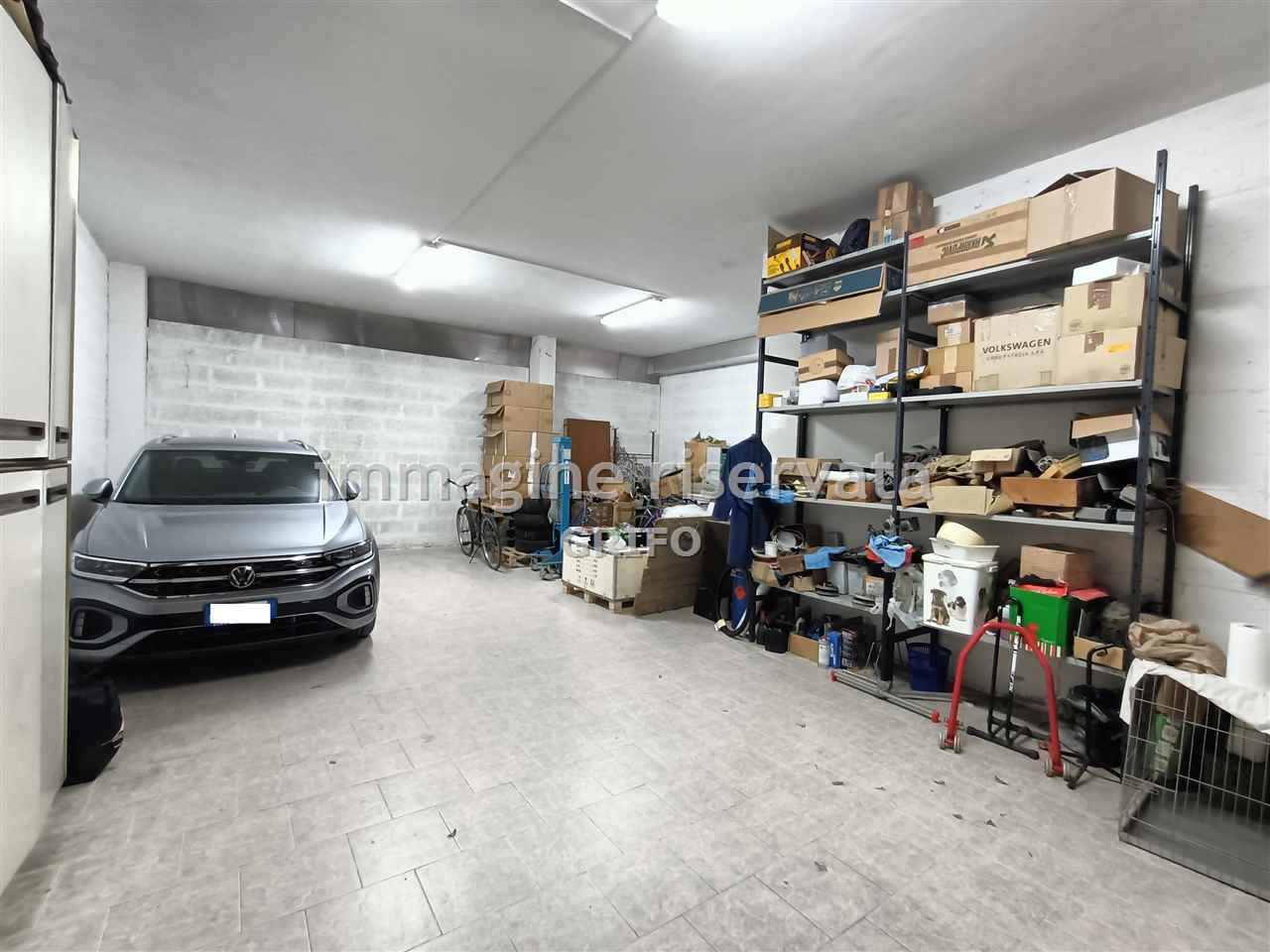 Ampio garage in zona cittadella - #FV05G